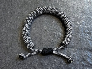The Tuxedo | Paracord Bracelet